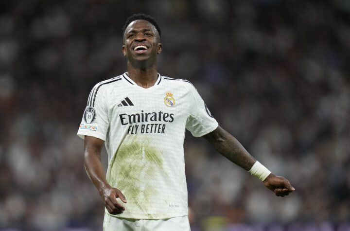 Vinícius Jr looking frustrated as he leaves the pitch at the Bernabéu