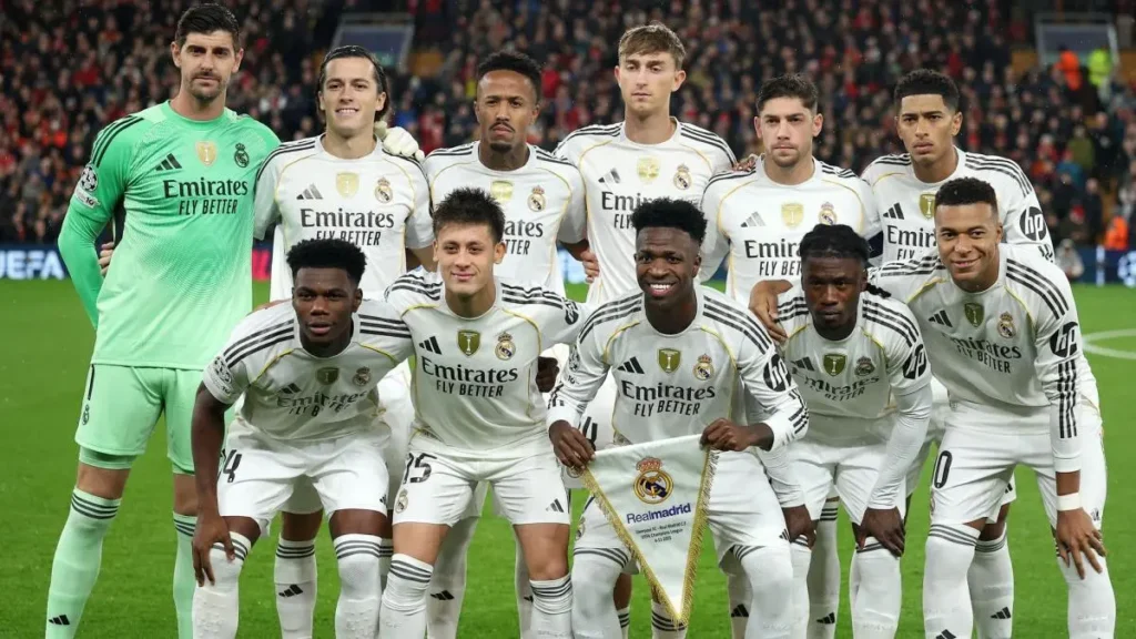 Real Madrid players pose before a match as Vinicius Jr contract renewal talks face a new roadblock