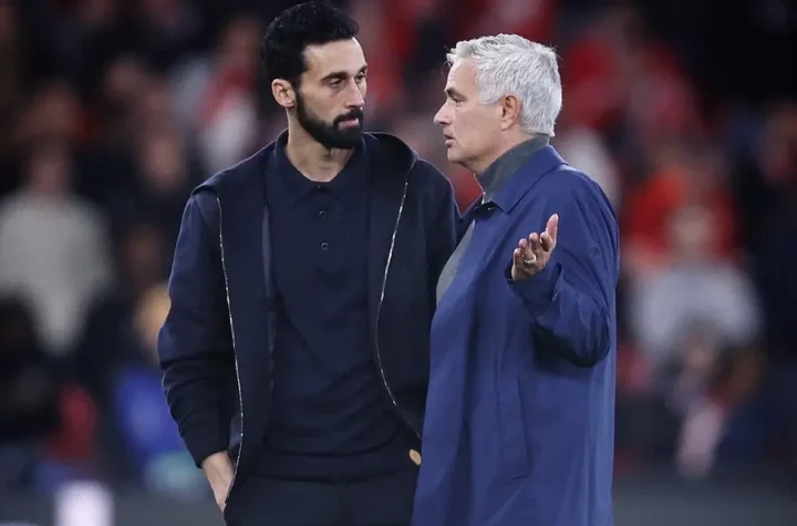 Featured image for Alvaro Arbeloa Mourinho reunion ruled out as Real Madrid exit takes shape, showing two coaches speaking on the pitch