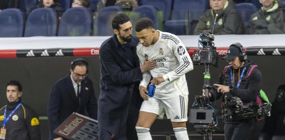 Touchline moment at Real Madrid as the Arbeloa Mbappe tweet story gains attention after the Oviedo fallout