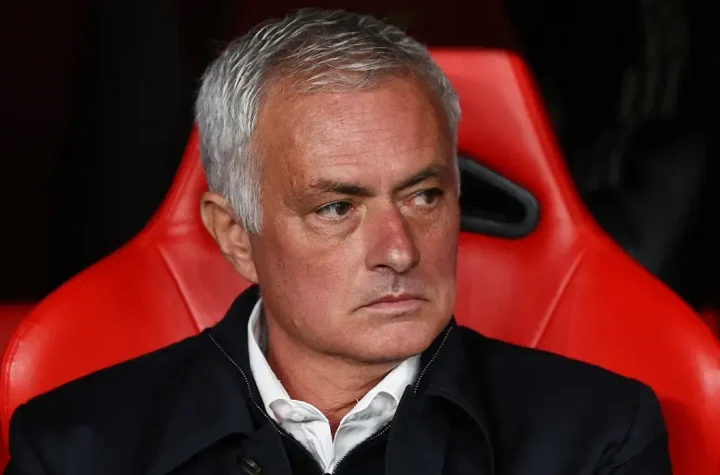 Jose Mourinho on the bench as Jose Mourinho Real Madrid return talks gain momentum