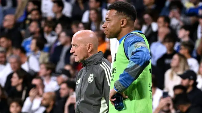 Real Madrid touchline scene during the Oviedo match as Kylian Mbappe Arbeloa comments dominate the post-match reaction