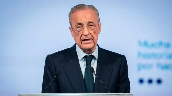 Speaker at a podium during the Florentino Pérez Real Madrid election program presentation before the 2026 club vote