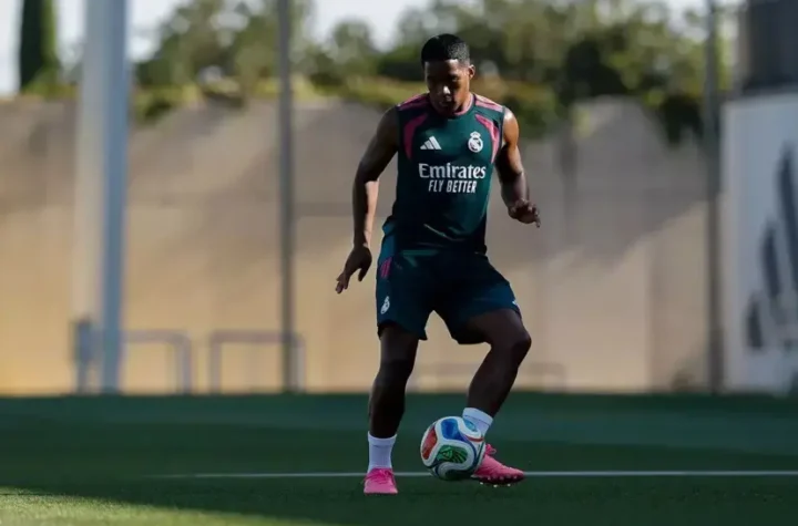 Real Madrid forward controls the ball during training as questions continue over Endrick’s future at Real Madrid.