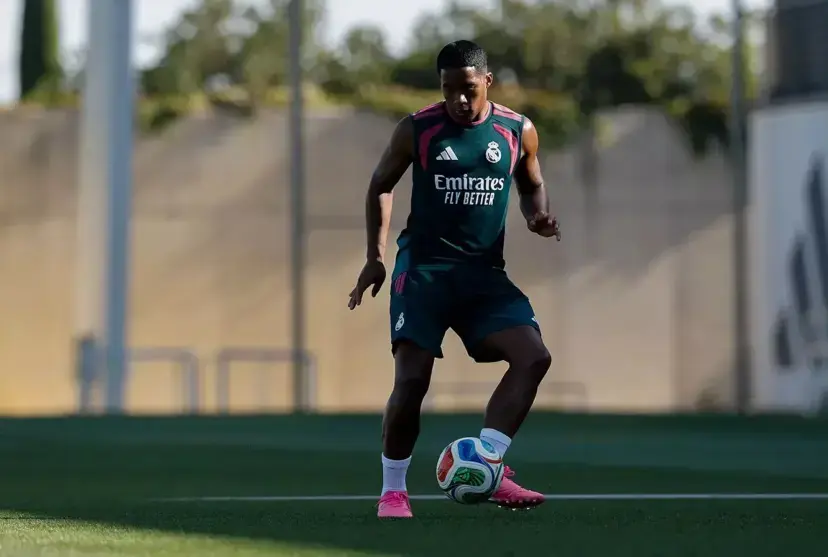 Real Madrid forward controls the ball during training as questions continue over Endrick’s future at Real Madrid.