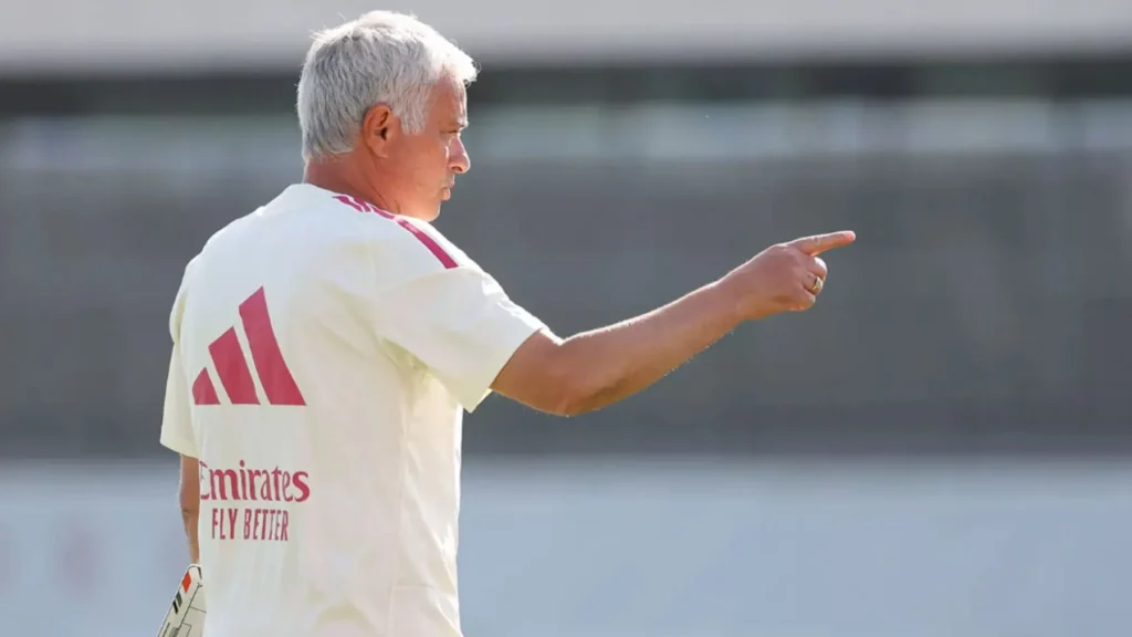 Real Madrid set pieces under Mourinho featured image during a tactical training session at Valdebebas